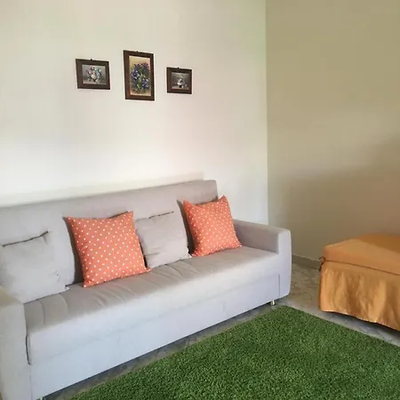 Rosae Bed and Breakfast Πέστουμ
