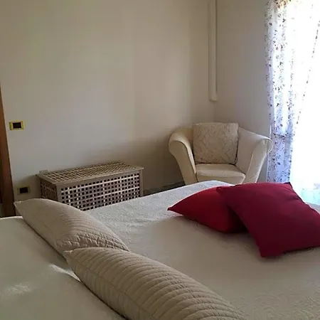 Rosae 4* 파이스툼
